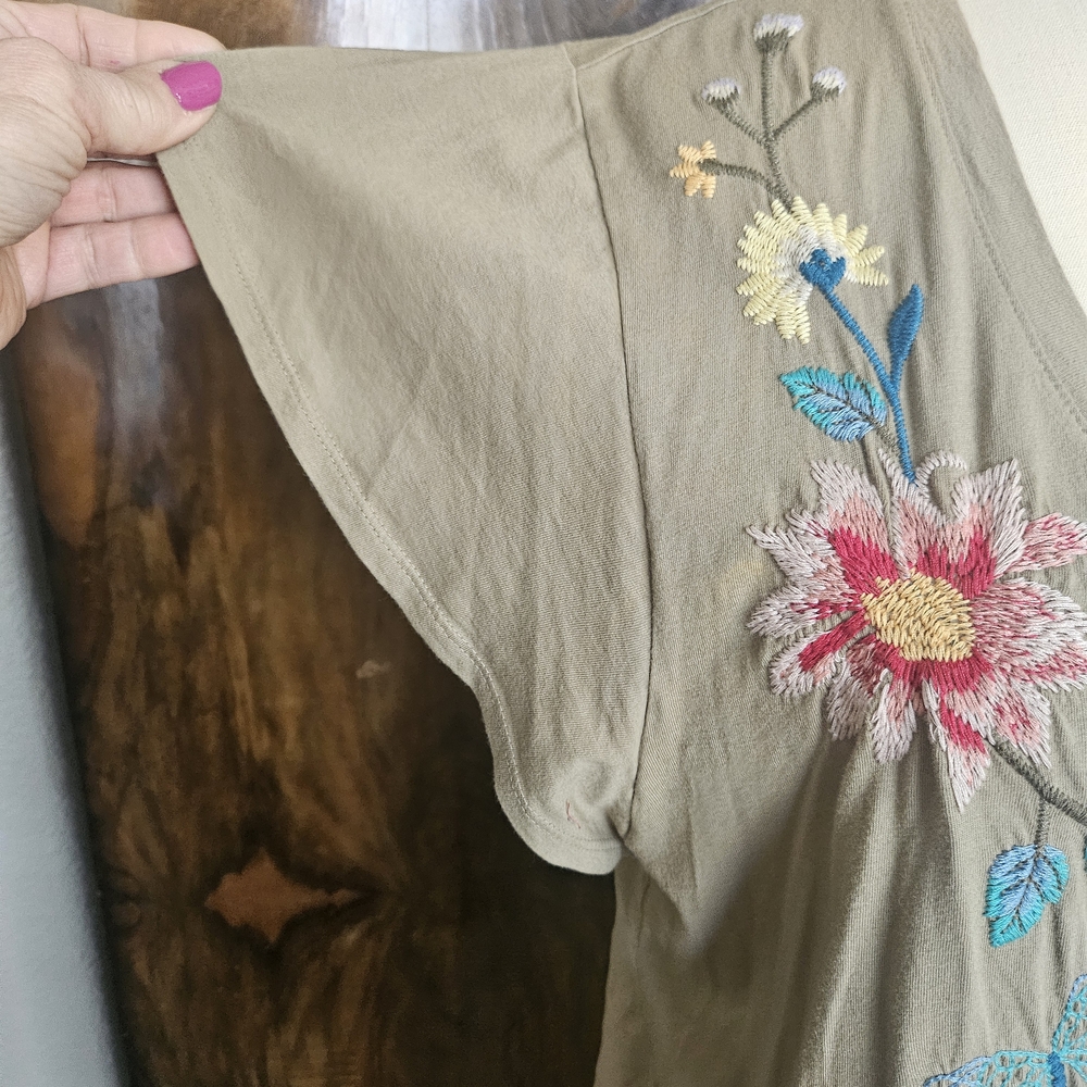 Johnny Was Olive Floral Embroidered Tee - Picture 6 of 8